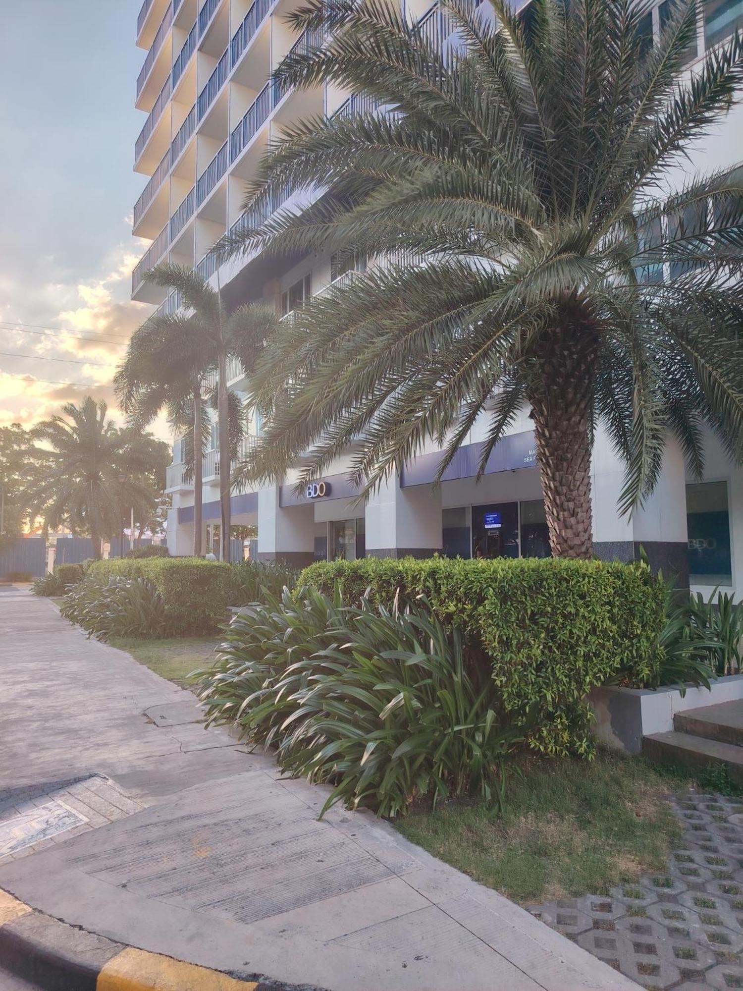 Smdc Moa Condotel Pasay Exteriör bild
